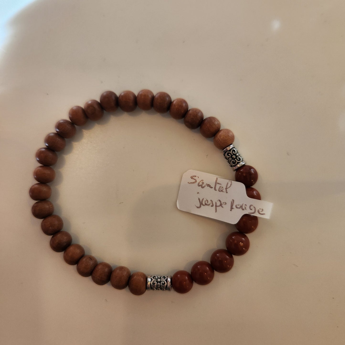 Bracelet bois de santal et jaspe rouge 17-18 cm